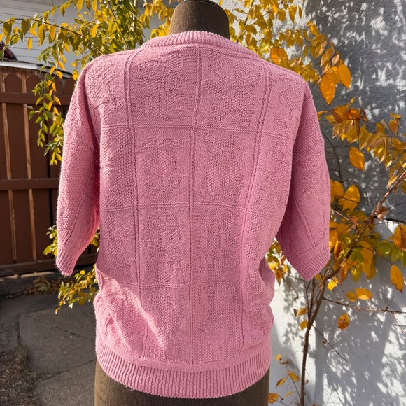 Beautiful Vintage 80s Soft pink textured knit sweater tee - Picture 2 of 9